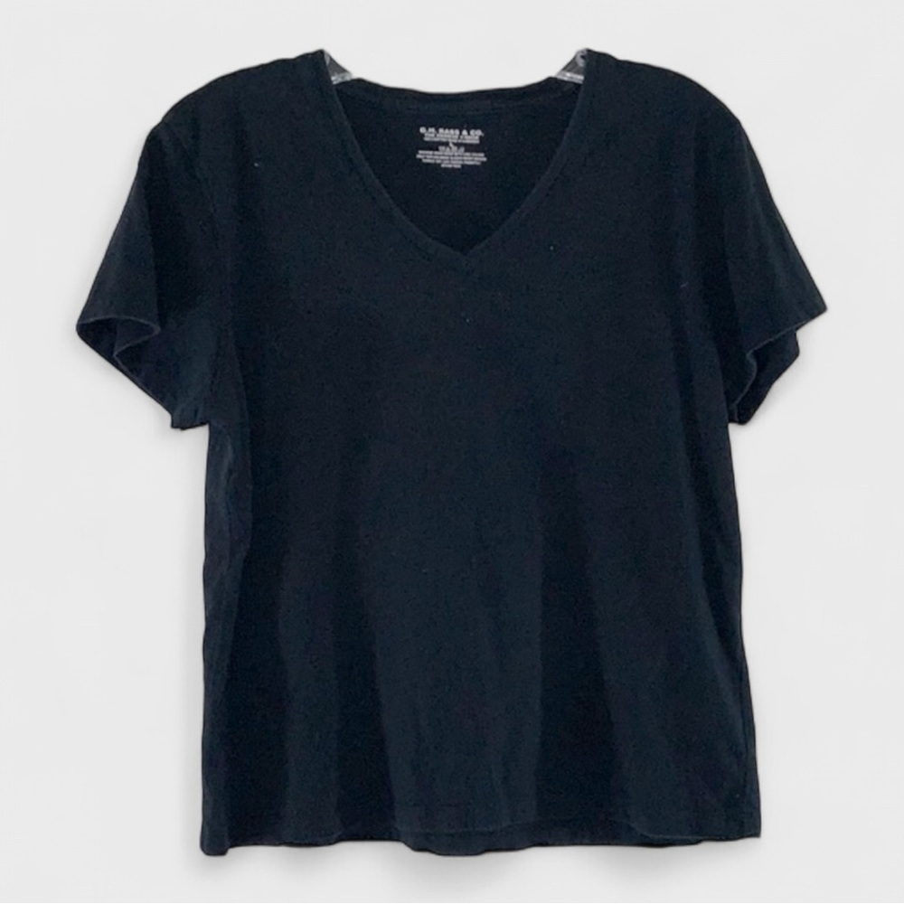 G.H. Bass & Co. Black Short Sleeve Tee